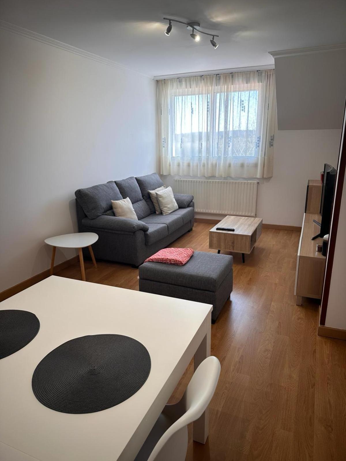 Piso Oroso No Camino Apartment Sigueiro Exterior photo